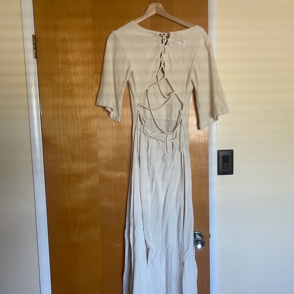 Boho lace up backless Cristal de Floresta Cotton Cream dress by aya sacred wear - Picture 6 of 7